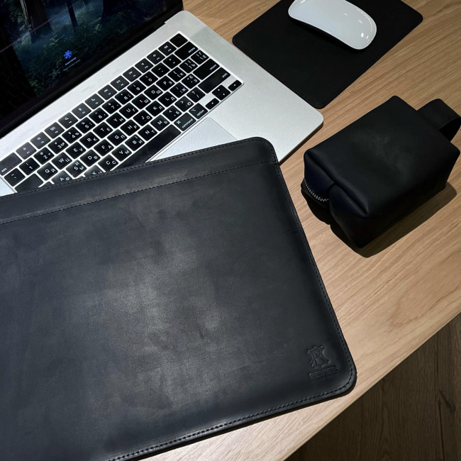 Шкіряний чохол стандарт для MacBook (крейзи) Чорний