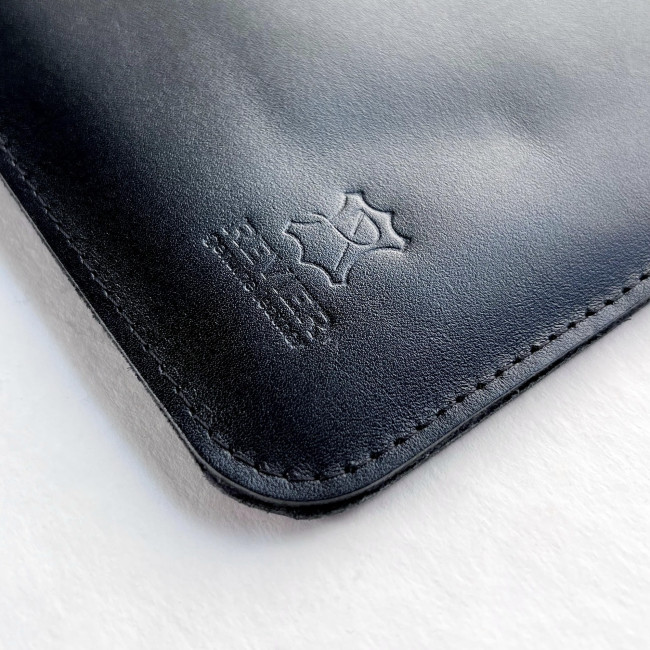 Шкіряний чохол на магнітах для MacBook (кайзер) Чорний