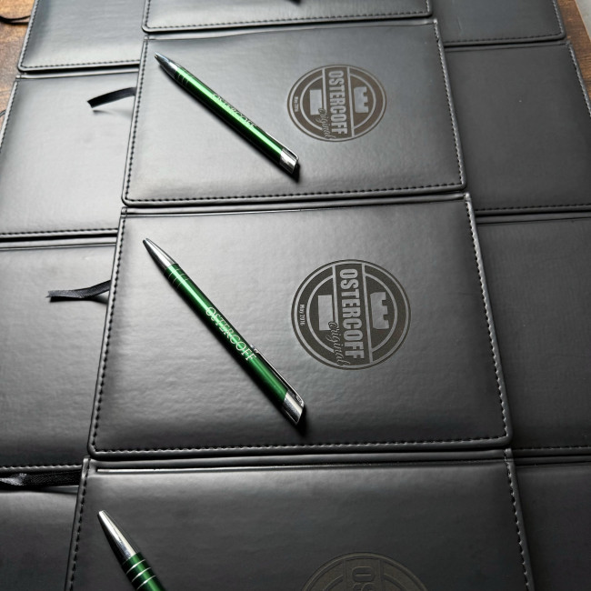Набір з блокнотом та ручною (чорний)
