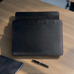 Шкіряний чохол на магнітах для MacBook (крейзи) Чорний