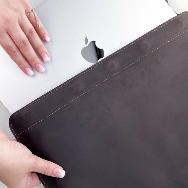 Шкіряний чохол на магнітах для MacBook (крейзи) Шоколад